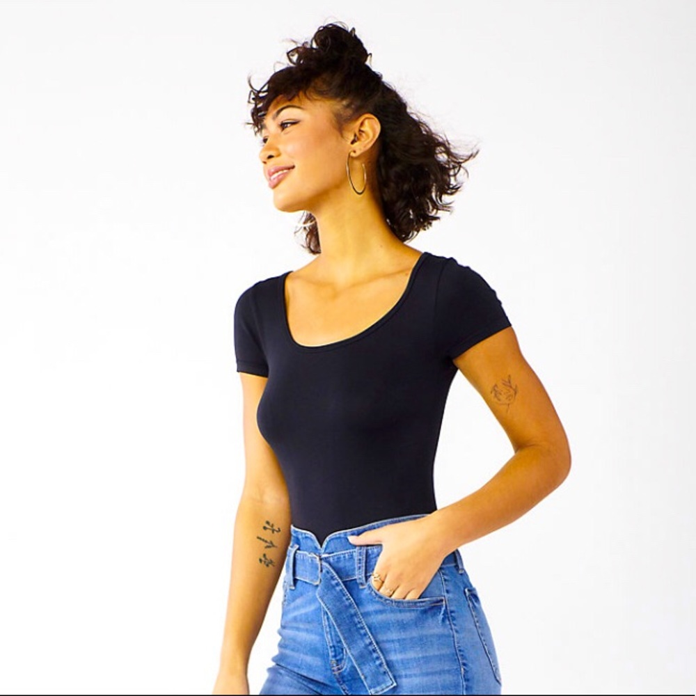 🌻 Seamless Swoop Neck Bodysuit 🌻